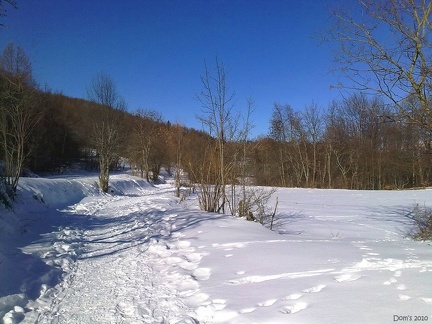 02 - Sentier sous la neige à St Jean Montclar