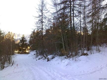 15 - Sentier sous la neige à St Jean Montclar