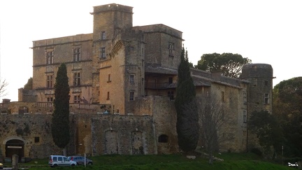 11 - Le château de Lourmarin