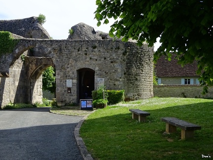 17 - La poterne du château