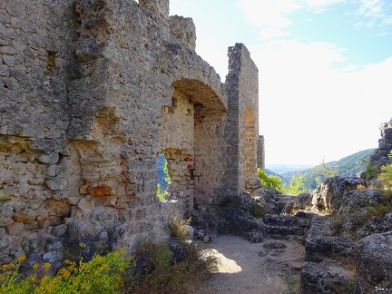37 - Le château de St Guilhem