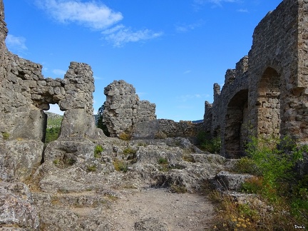 38 - Le château de St Guilhem