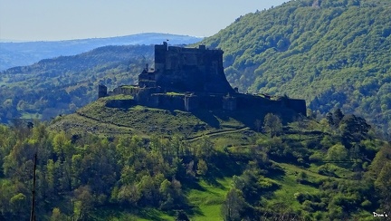 27 - Le château de Murol