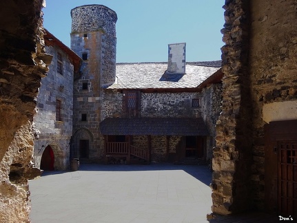 32 - Le château de Murol