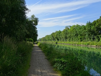 07 - Le sentier longe le canal