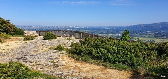 16 - Le belvédère sur le plateau de Vernègues