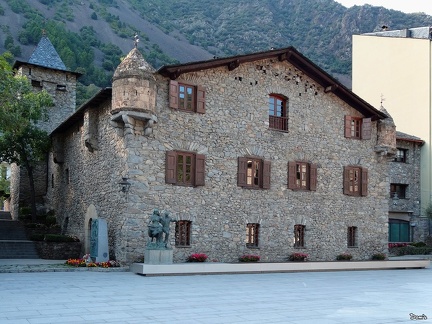 04 - La Casa de la Vall (maison de la vallée)